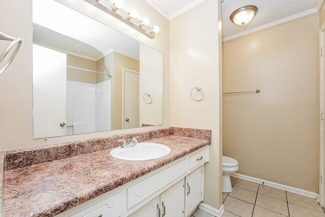 Building Photo - 3230 Westview Terrace