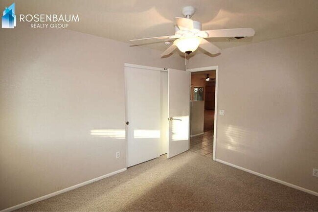 Building Photo - Gorgeous 4-bedrooms, 2-baths home with den in Peoria!