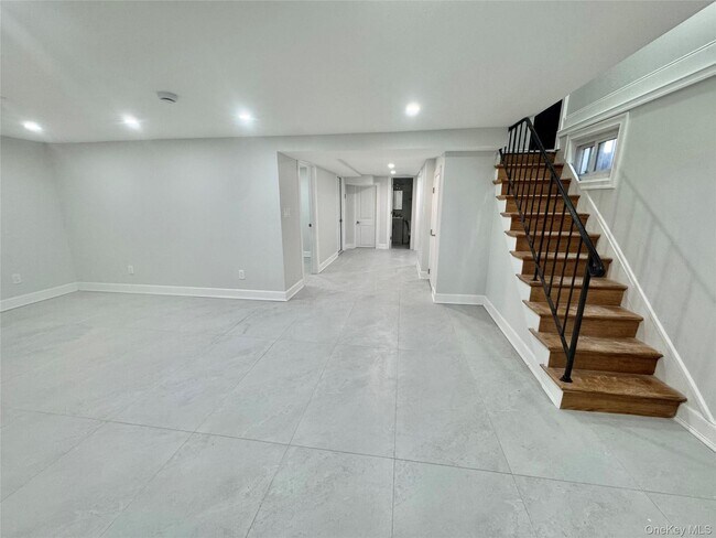 Building Photo - 32 Berkshire Rd