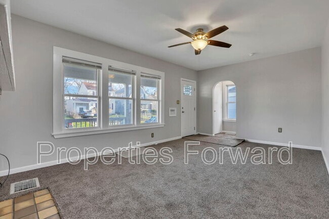 Building Photo - 1185 E 22nd Ave