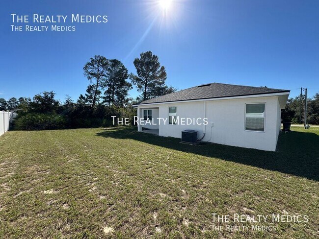 Building Photo - 205 Hibiscus Ln