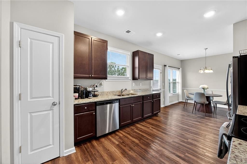 Building Photo - 11061 Shadow Ct