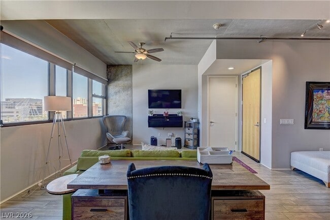 Building Photo - 353 E Bonneville Ave