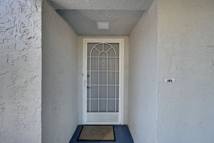 Building Photo - 190 Pebble Beach Blvd