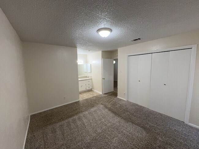 Building Photo - 1209 Wales Dr