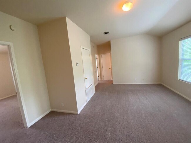 Building Photo - 9402 Magna Carta Loop