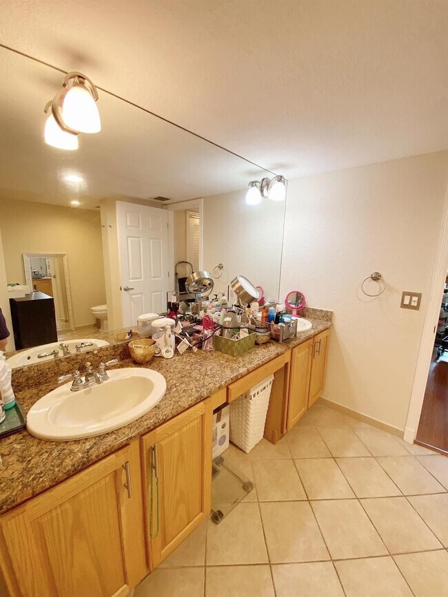 Building Photo - 1501 E Broward Blvd