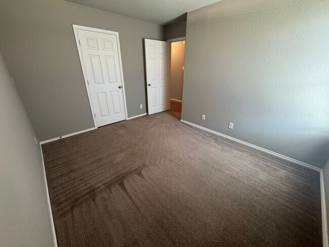 Building Photo - 3807 Ida Dr