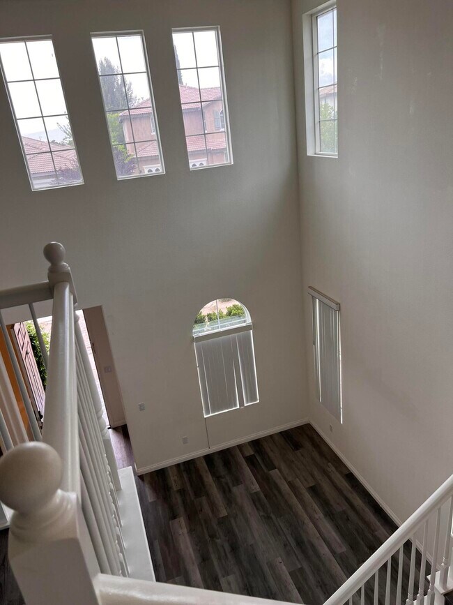 Building Photo - 3406 Club Rancho Dr