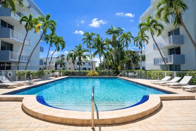 Building Photo - 1801 S Treasure Dr