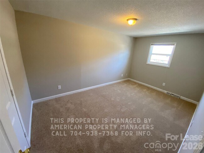 Building Photo - 1111 Arbor Dr