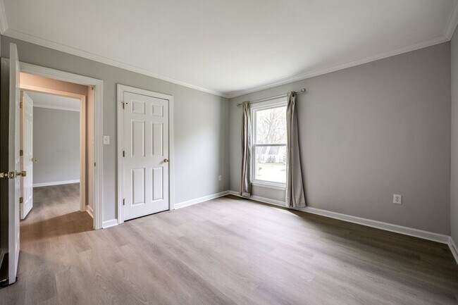 Building Photo - Beautiful 3 bedroom 2 full bath Ranch on a cul-de-sac in Charlotte's Walnut Creek community.