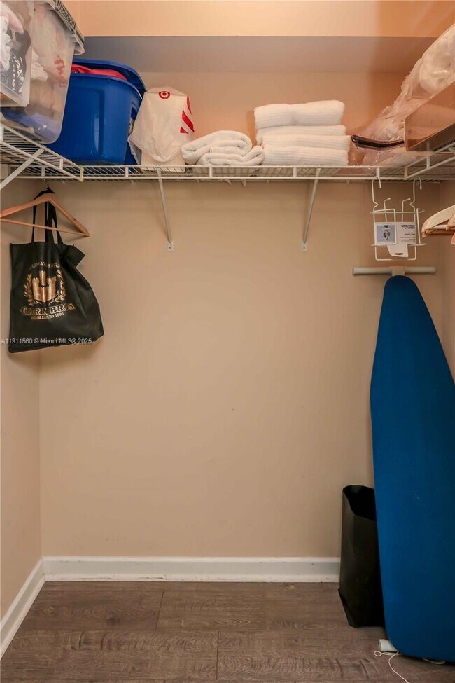 Building Photo - 325 S Biscayne Blvd