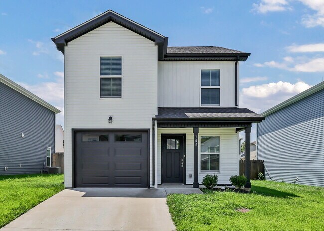 Building Photo - !!FIRST HALF-MONTH OF RENT FREE!! Beautiful 3-bed, 2.5-bath home with a bright, open floor plan.