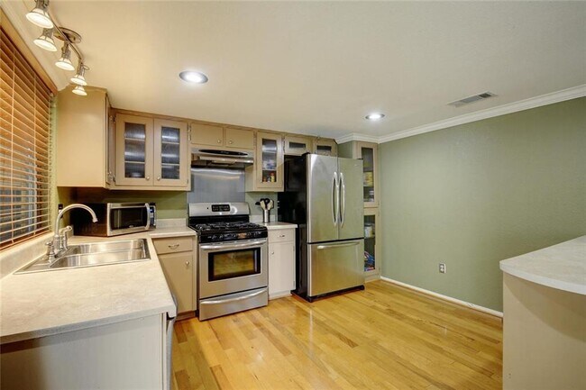 Building Photo - 8203 Beaver Brook Ln