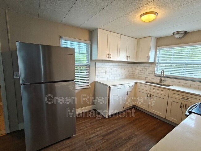 Building Photo - 146 Phoenetia Dr