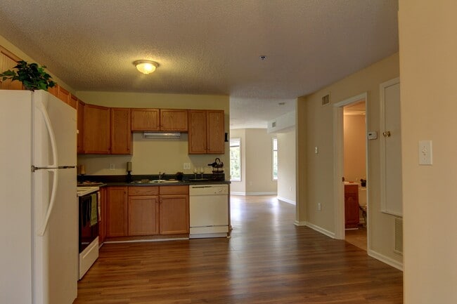 Building Photo - 1850 Cedar Shoals Dr