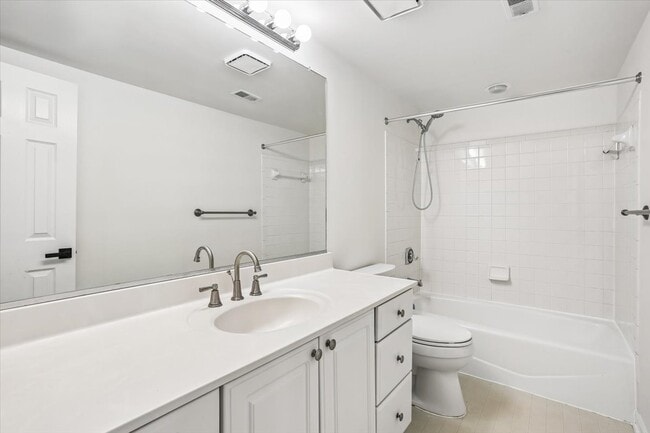 Building Photo - 14104 Parker Farm Way