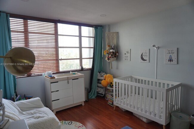 Building Photo - 1408 Brickell Bay Dr
