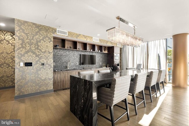 Building Photo - 45 Sutton Square SW
