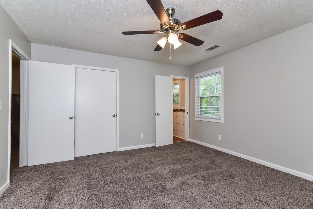Building Photo - 3939 Valley Brook Rd