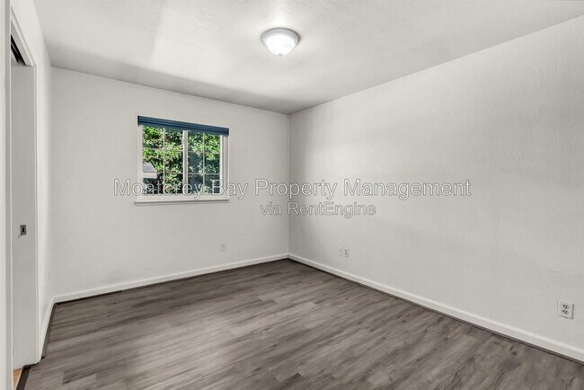 Building Photo - 1693 Goodwin St