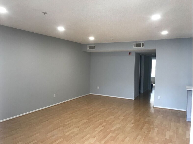 Building Photo - 10282 Tujunga Canyon Blvd