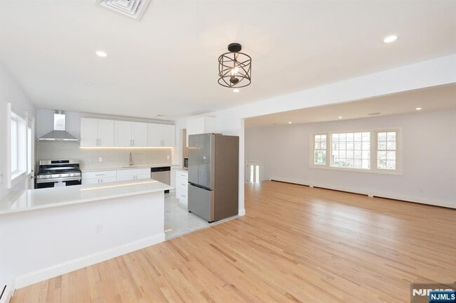 Building Photo - 269 Columbia Terrace