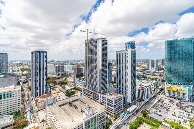 Building Photo - 398 NE 5th St