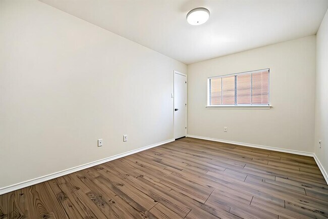 Building Photo - 11112 Chatam Berry Ln