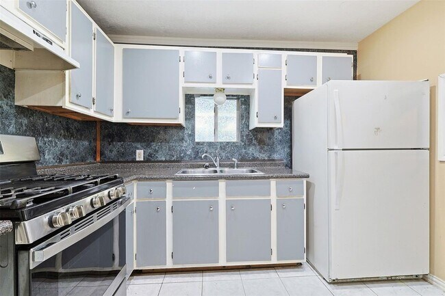 Building Photo - 8169 Garland St