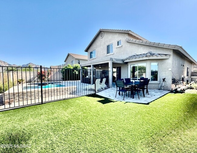 Building Photo - 12768 N Lantern Way