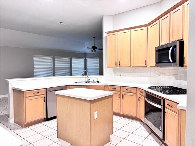 Building Photo - 11518 Amber Canyon Dr