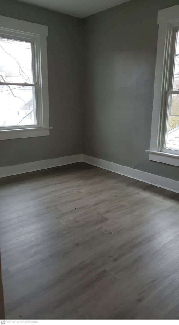 Building Photo - 132-134 Volkenand Ave