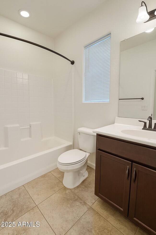 Building Photo - 910 S 199th Ln