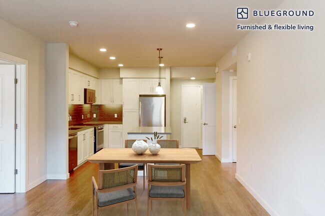 Building Photo - 1001 Harvey Dr