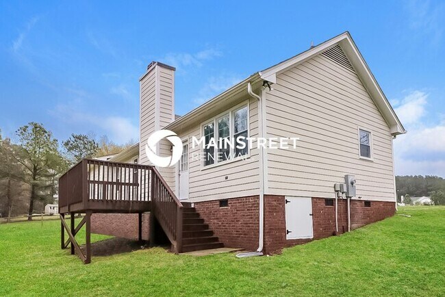 Building Photo - 3 Bedroom Pet-Friendly Home in CLAYTON, NC with Main Street Renewal