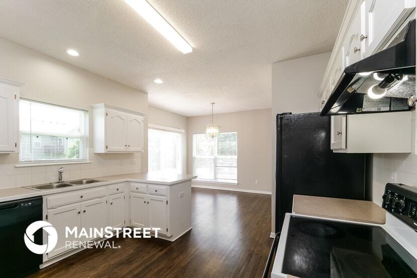 Building Photo - 18417 Spruce St