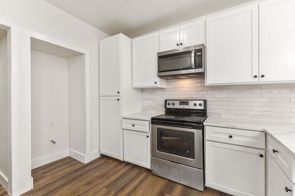 Building Photo - 418 Lillian St