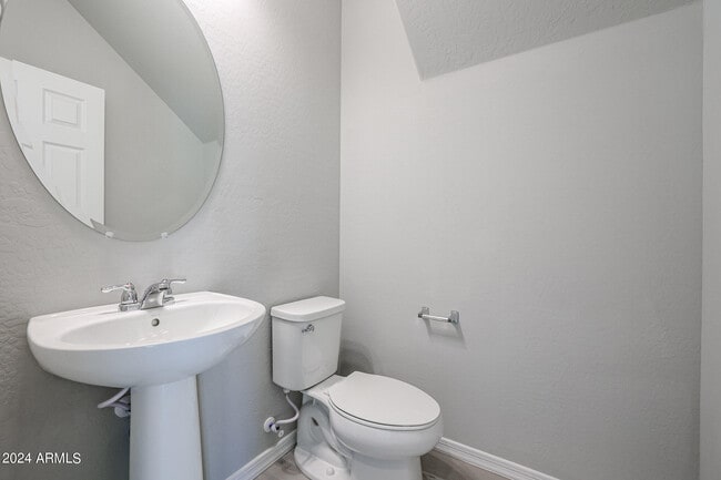 Building Photo - 8963 W Luke Ave