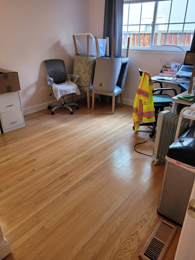 Building Photo - 6487 Hidden Creek Dr