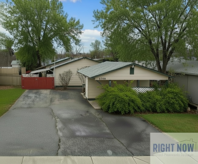 Building Photo - 2708 S Kerr St