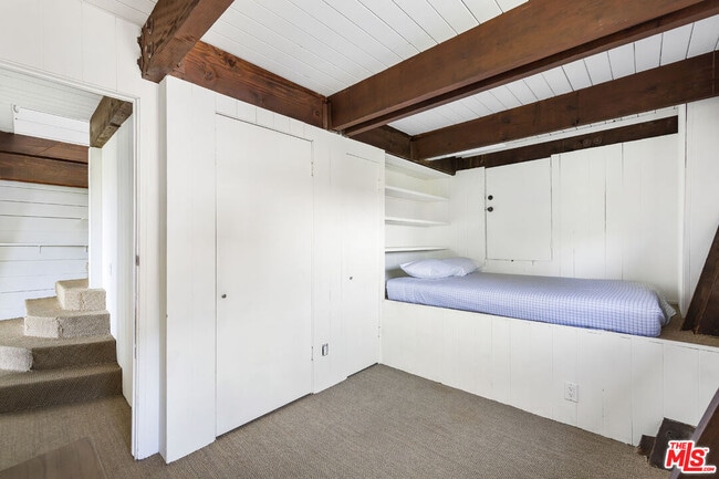 Building Photo - 7149 Woodrow Wilson Dr