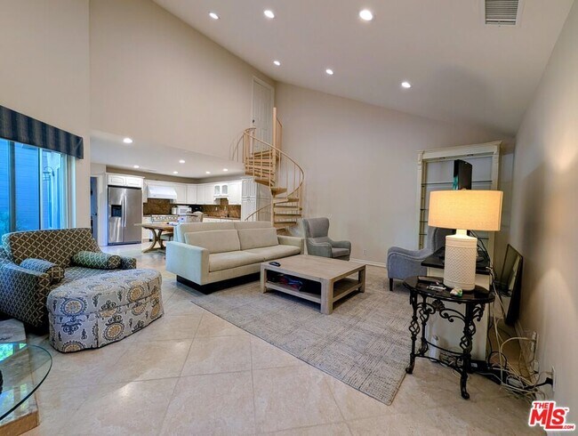 Building Photo - 430 Via Colinas
