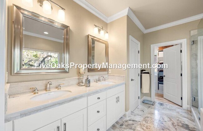 Building Photo - 5185 Mertola Dr