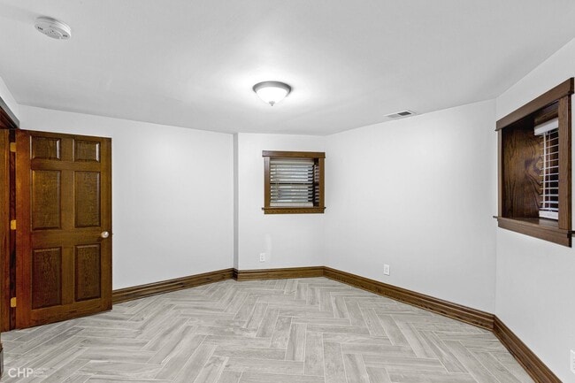 Building Photo - 5859 N Magnolia Ave