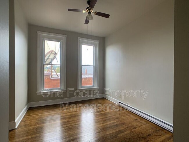 Building Photo - 307 N Vesper St