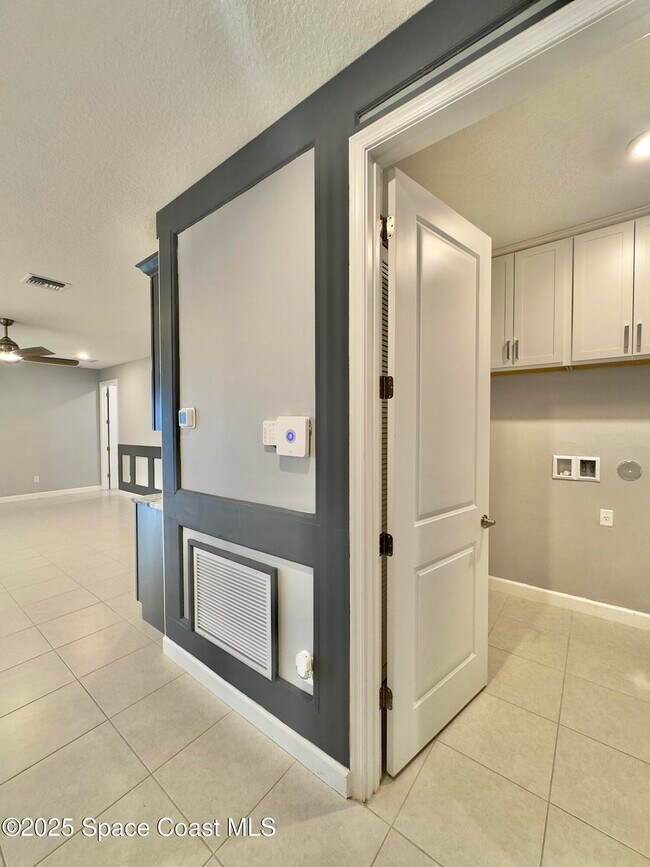 Building Photo - 687 Veridian Cir NW