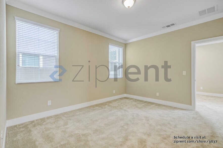 Building Photo - 778 Hydrangea Dr