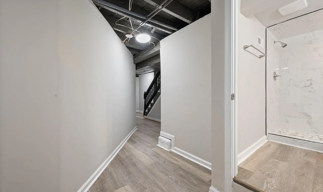 Building Photo - 281 W Franklin St